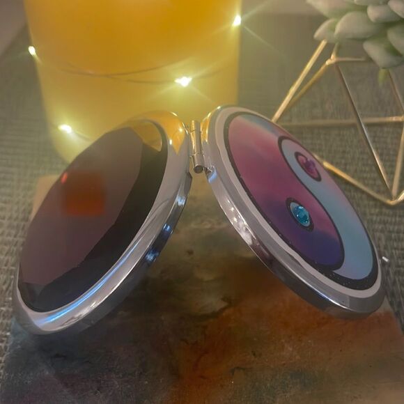 #21zen NWOT Artisan Purple Crystal Yin Yang Compact Makeup Mirror💄 - Picture 6 of 17